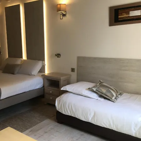 Logis Oasis Отель Виллен-ла-Жюель