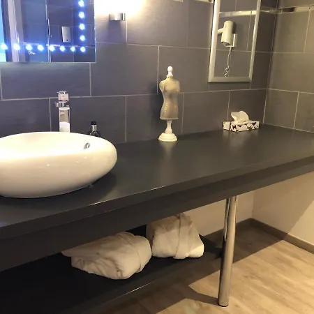 فندق Logis Oasis