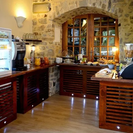 Logis Oasis فندق Villaines-la-Juhel