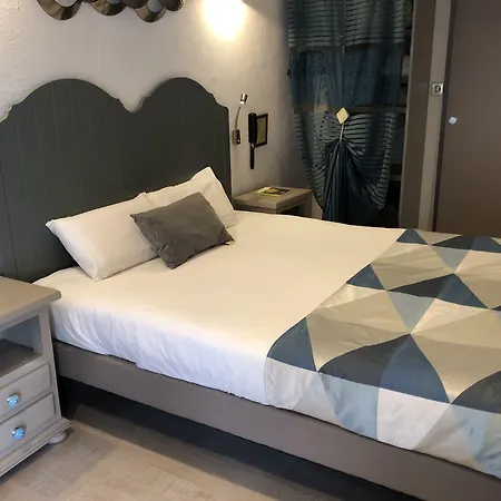 Logis Oasis Hotel Villaines-la-Juhel