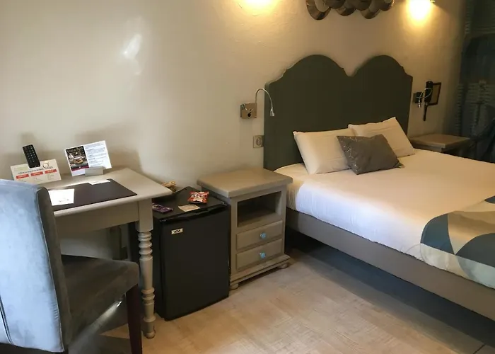 Szálloda Logis Oasis Villaines-la-Juhel