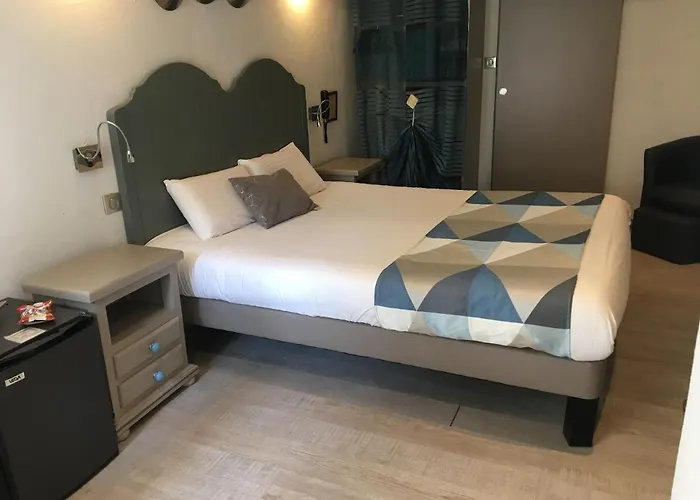 Logis Oasis Hotel Villaines-la-Juhel