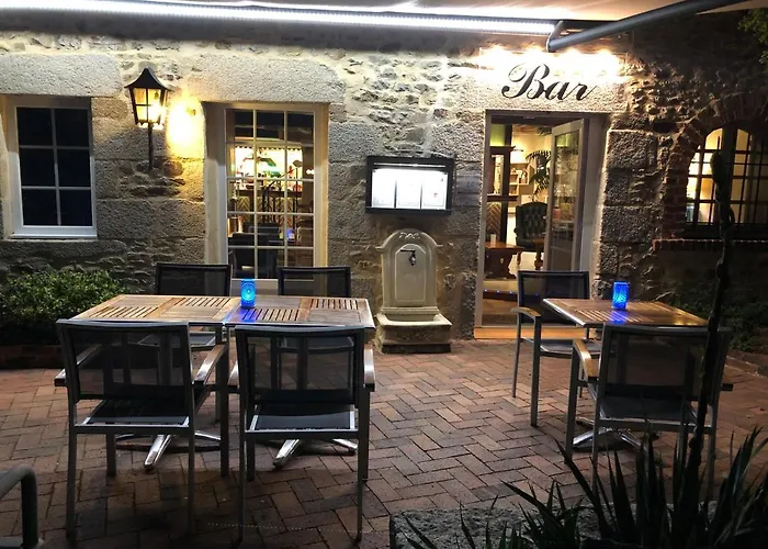 Logis Oasis Hotel Villaines-la-Juhel