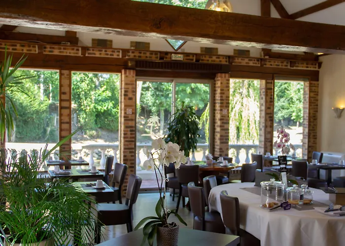 Logis Oasis Szálloda Villaines-la-Juhel